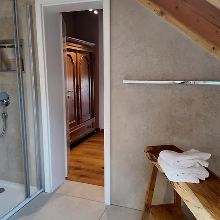 לינה וארוחת בוקר Scherauer Hof 3*